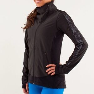 Lululemon Run: Draft Dodger Jacket Black Size 2